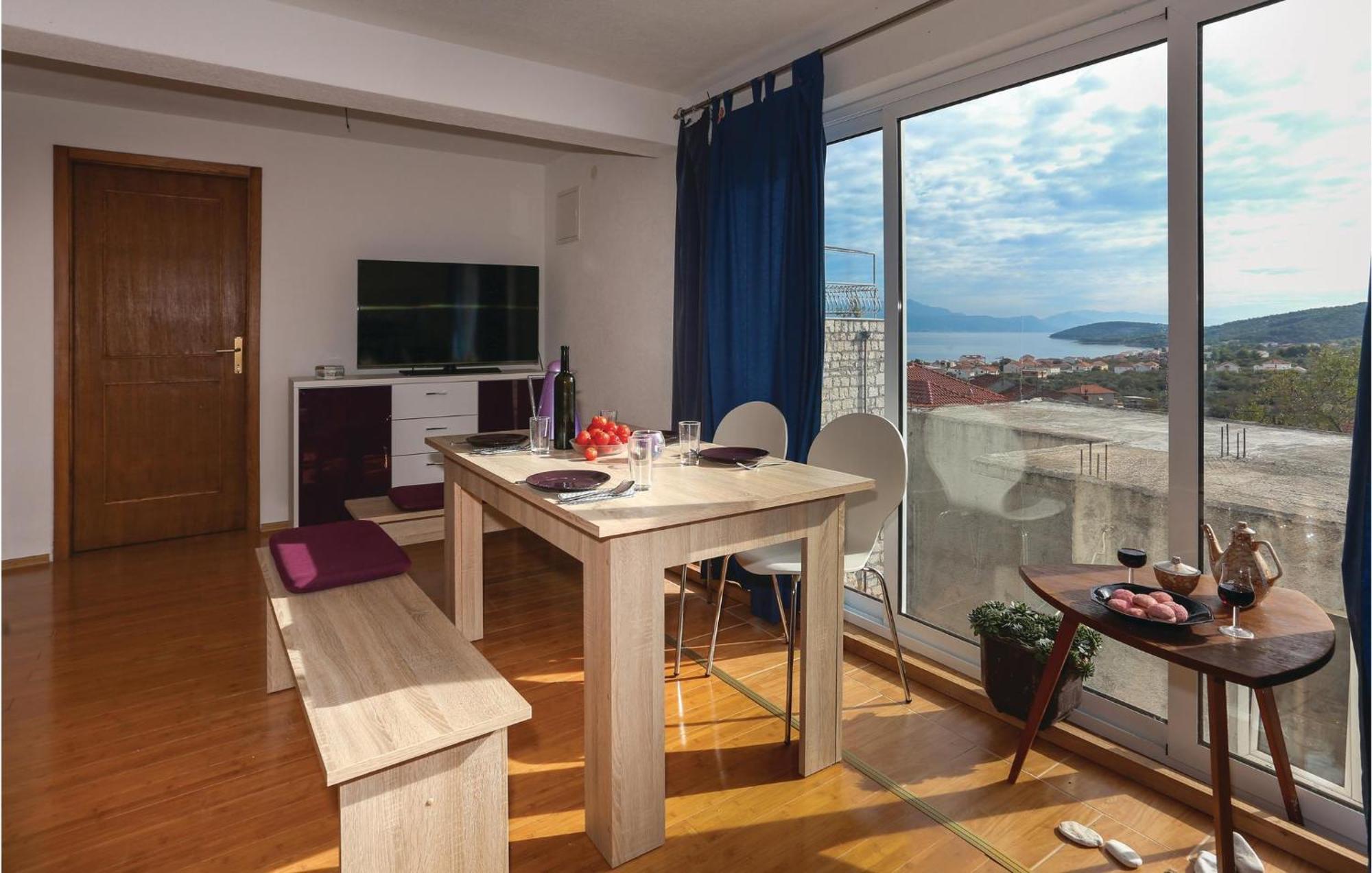 1 Bedroom Cozy Apartment In Slatine Buitenkant foto